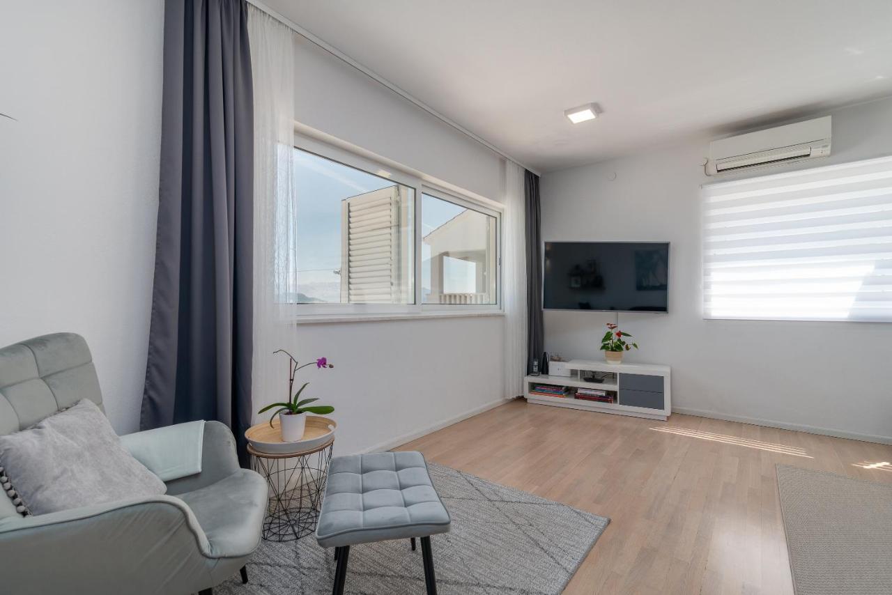 Beachfront With Parking Apartman